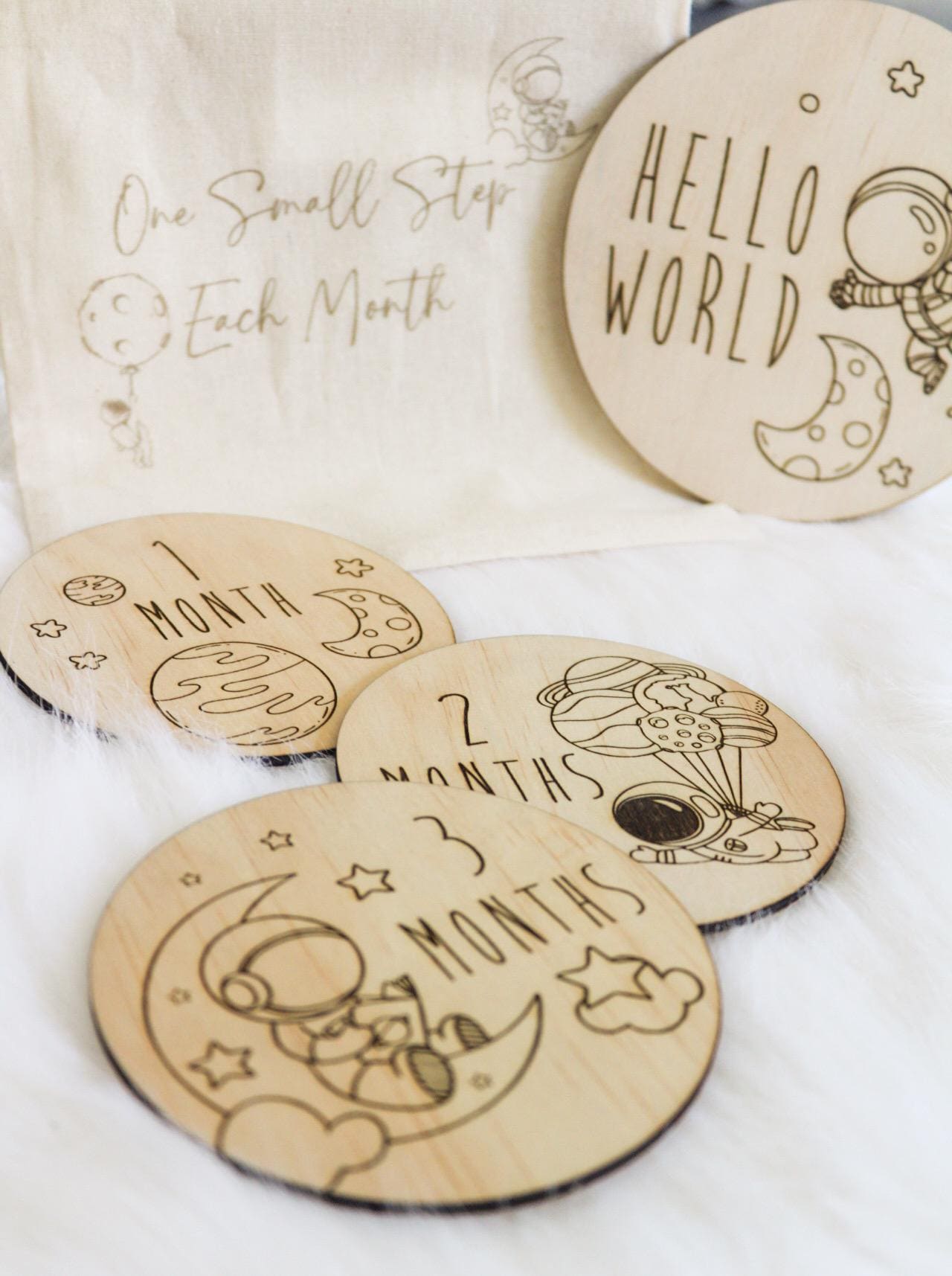 Spaceman Baby Milestone Discs – Wooden Keepsake Set (12 months + Birth Announcement)