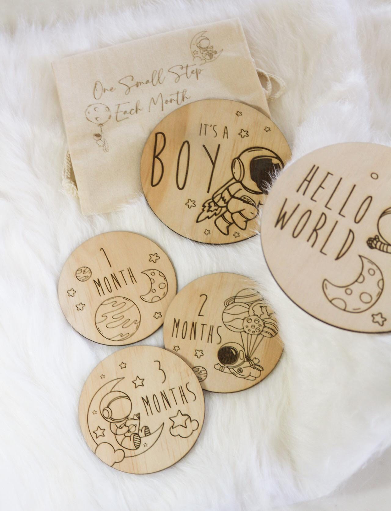 Spaceman Baby Milestone Discs – Wooden Keepsake Set (12 months + Birth Announcement)
