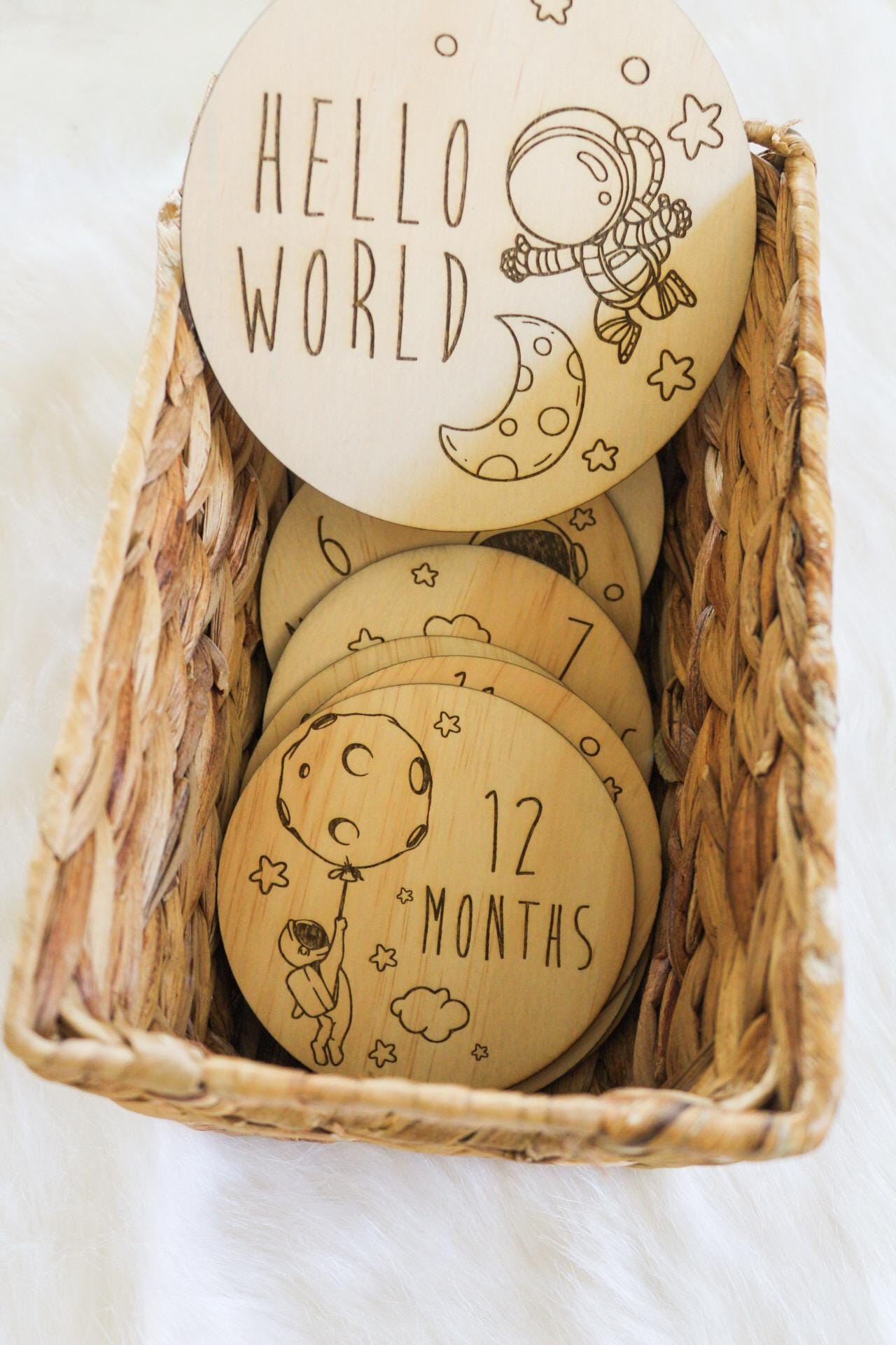 Spaceman Baby Milestone Discs – Wooden Keepsake Set (12 months + Birth Announcement)